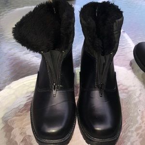 Totes Weather-Protectors in womens SZ 8